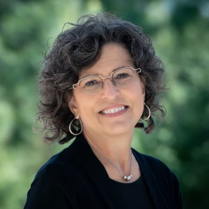 Suzanne Crosser